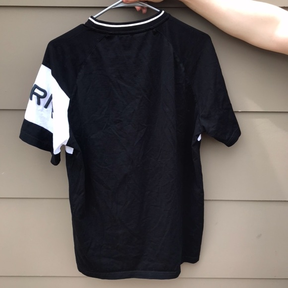 Givenchy Men’s T shirt - Picture 3 of 3